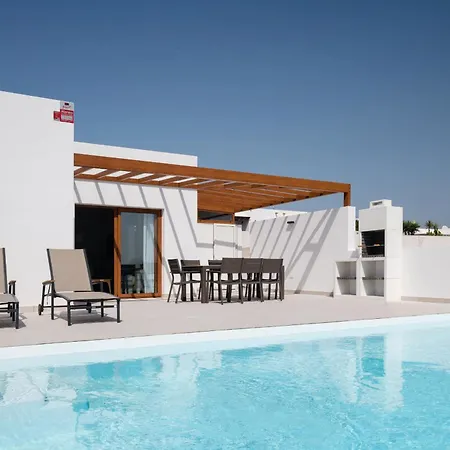 Blanca - Vipvipvillas *