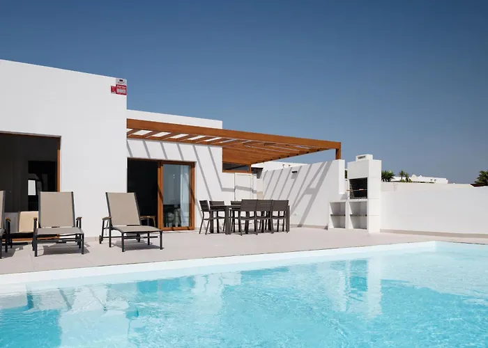 Blanca - Vipvipvillas *