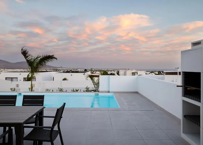 Blanca - Vipvipvillas *